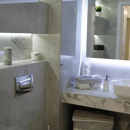 Centrum Galeria Magnolia Apartment *